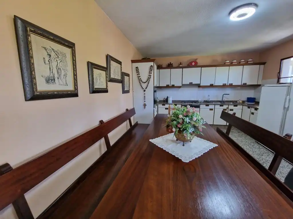 Cocina de Casa o chalet en venta en Ourense Capital  con Calefacción, Jardín privado y Parquet