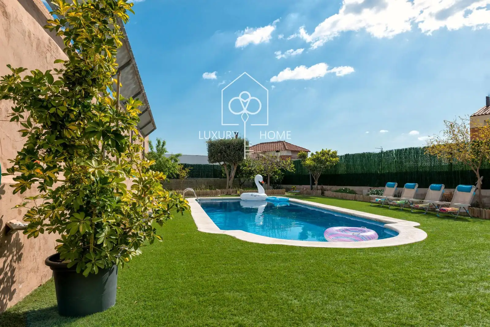 Vista exterior de Casa o xalet en venda en Viladecans amb Aire condicionat, Calefacció i Parquet