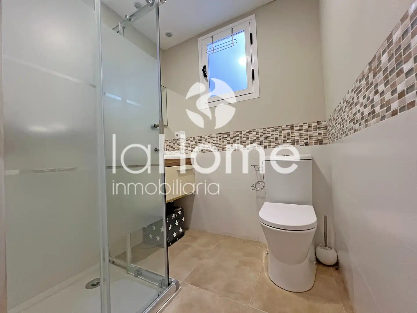 Bathroom of Flat for sale in Sueca  with Air Conditioner, Terrace and Furnished