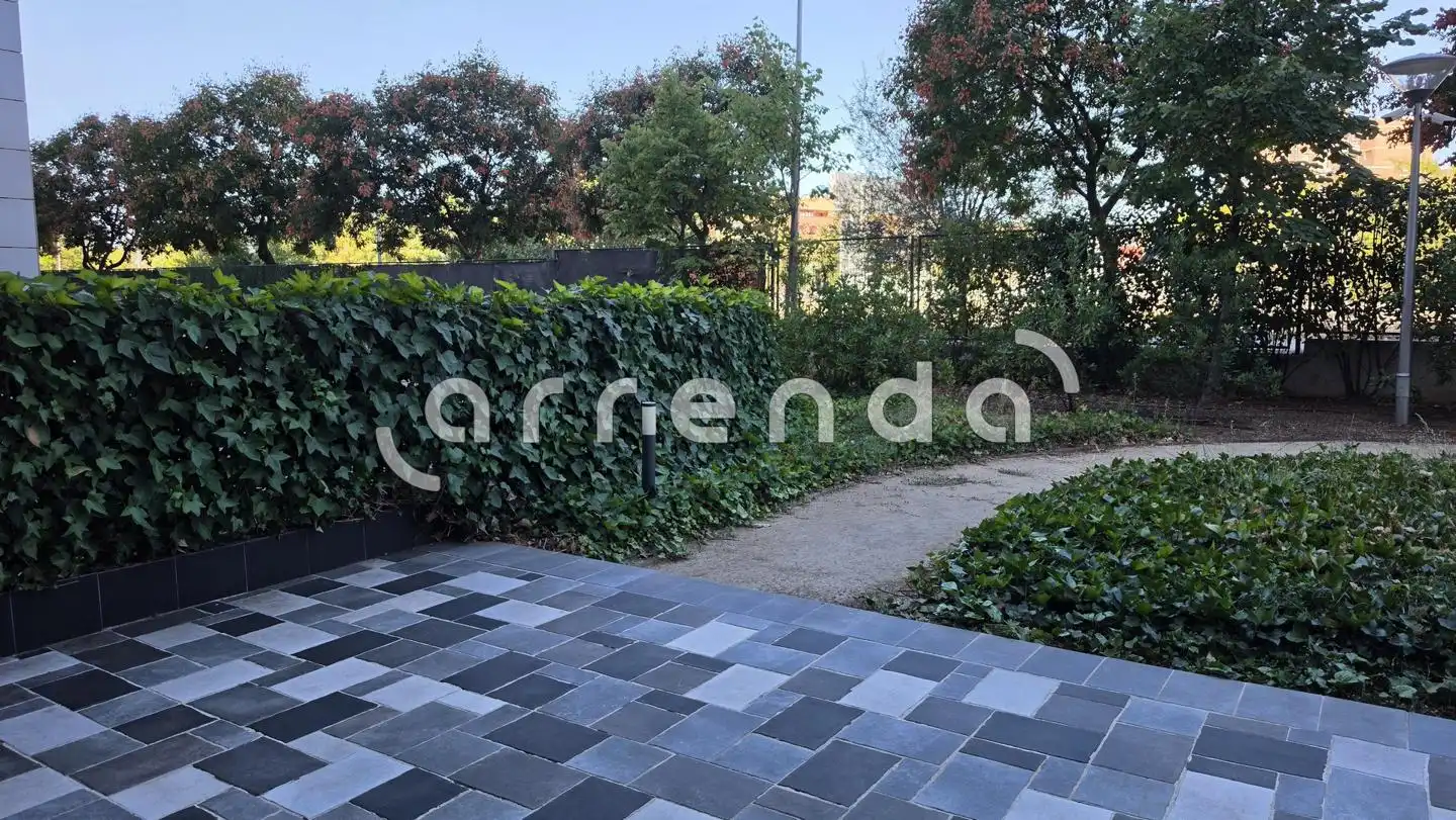 Garden of Flat for rent in Madrid  with Air Conditioner, Heating and Parquet flooring