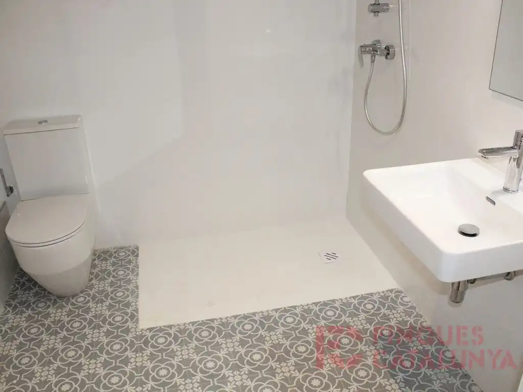 Bathroom of Duplexes for sale in Girona  with Air Conditioner
