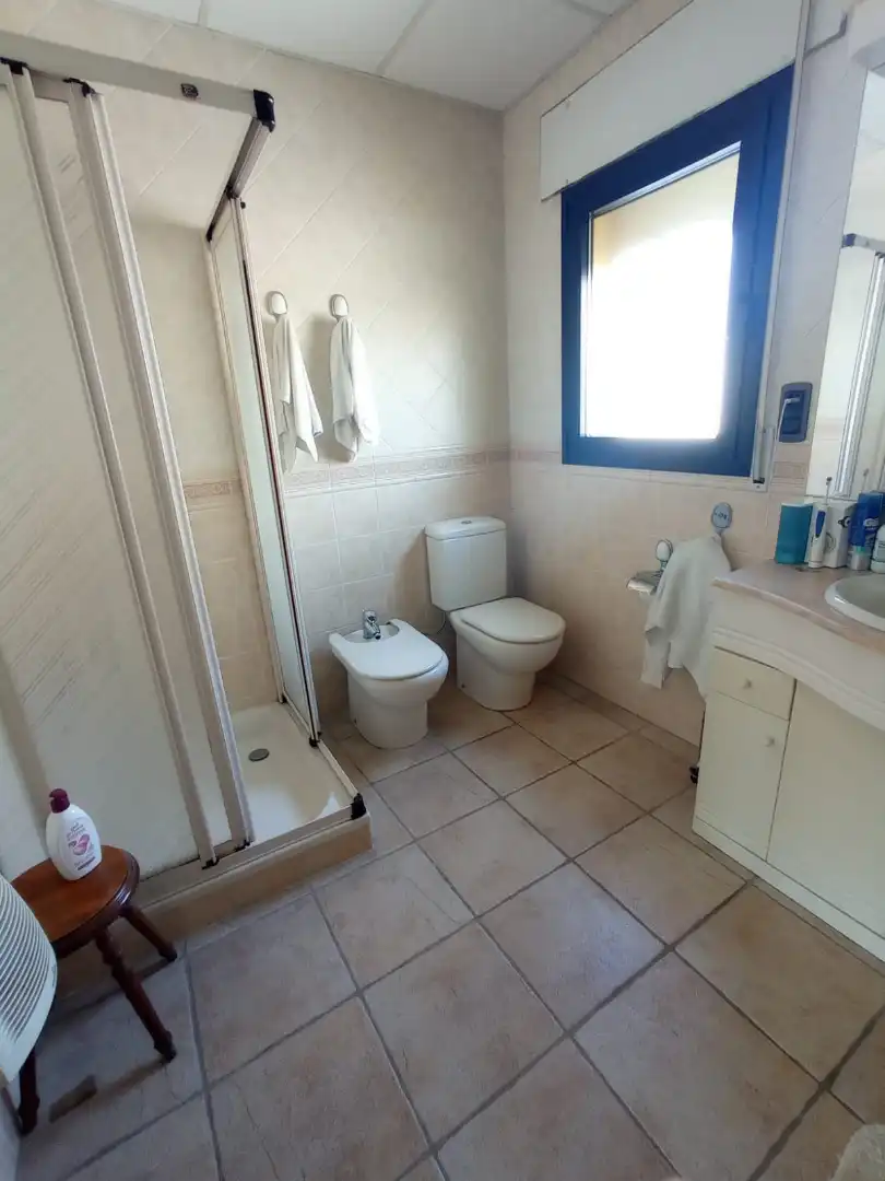 Baño de Casa o chalet de alquiler en Fuengirola con Aire acondicionado, Calefacción y Jardín privado