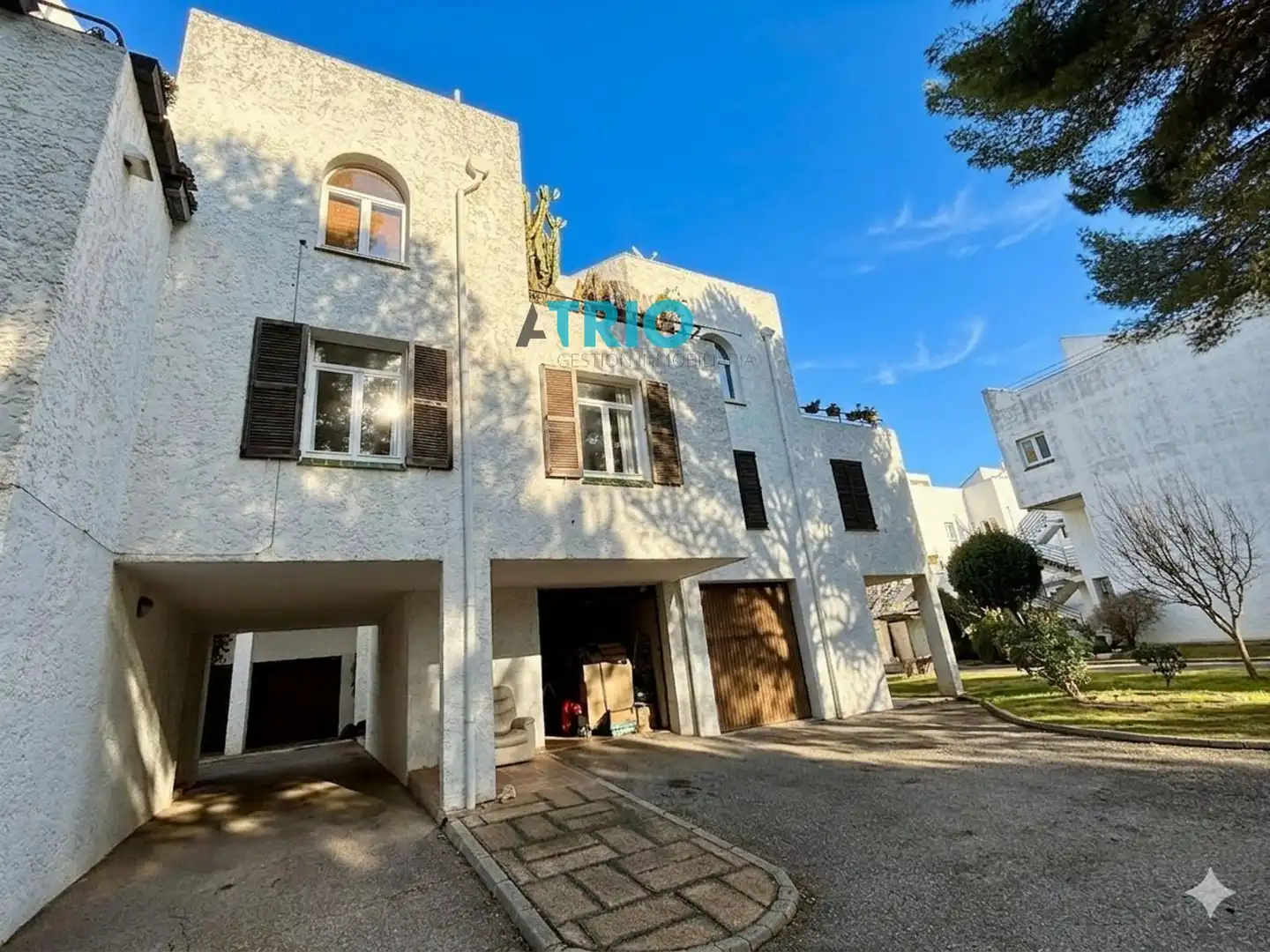 Vista exterior de Dúplex en venta en Calvià con Terraza, Piscina y Piscina comunitaria