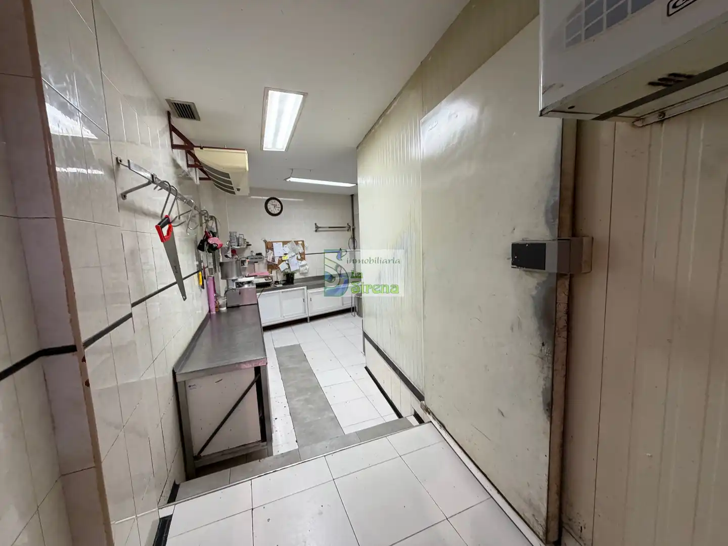 Business premises for transfer in Calle Eladio Laredo 4, imagen 13
