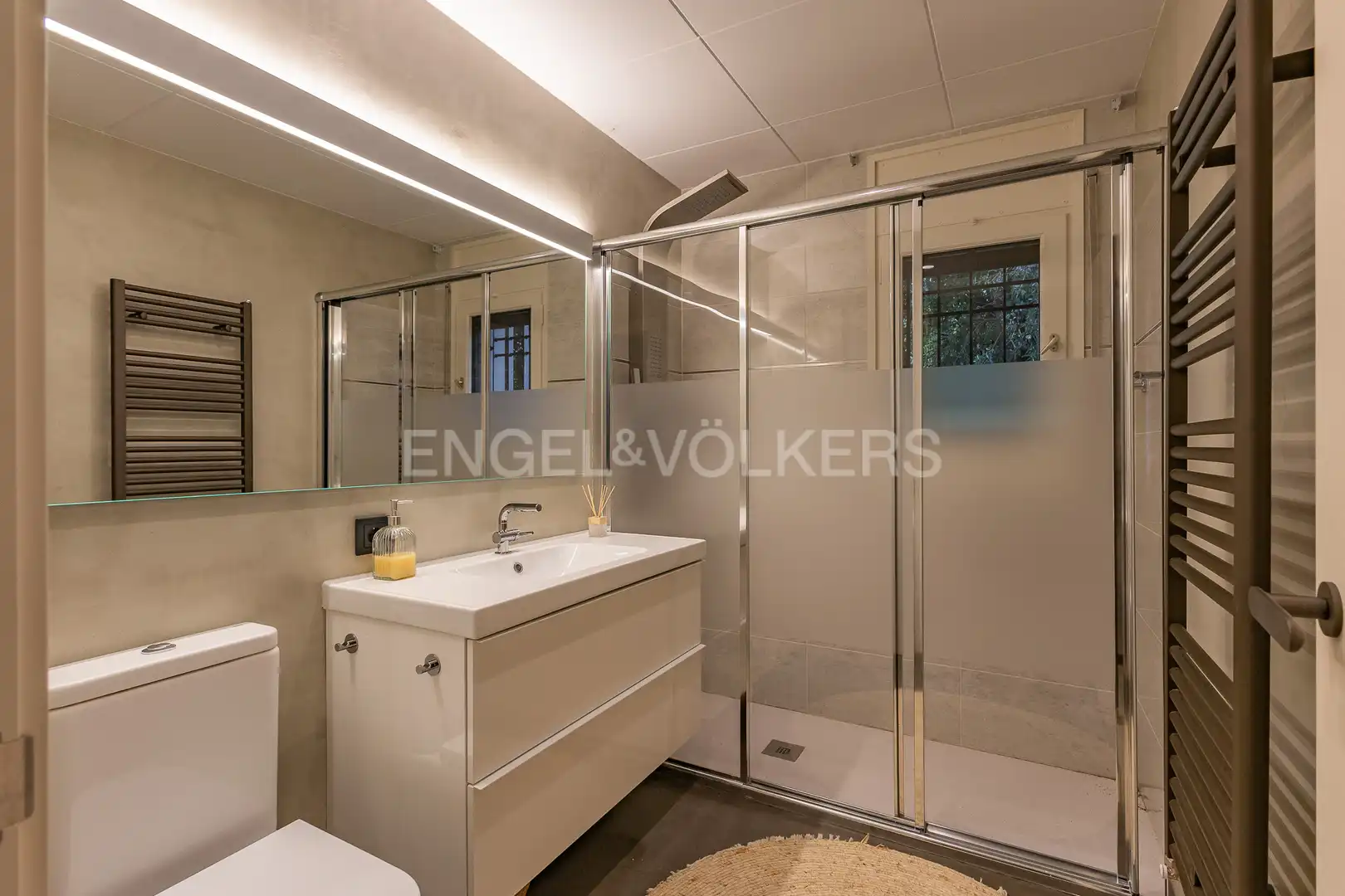 Baño de Casa o chalet en venta en Seva con Aire acondicionado, Calefacción y Jardín privado