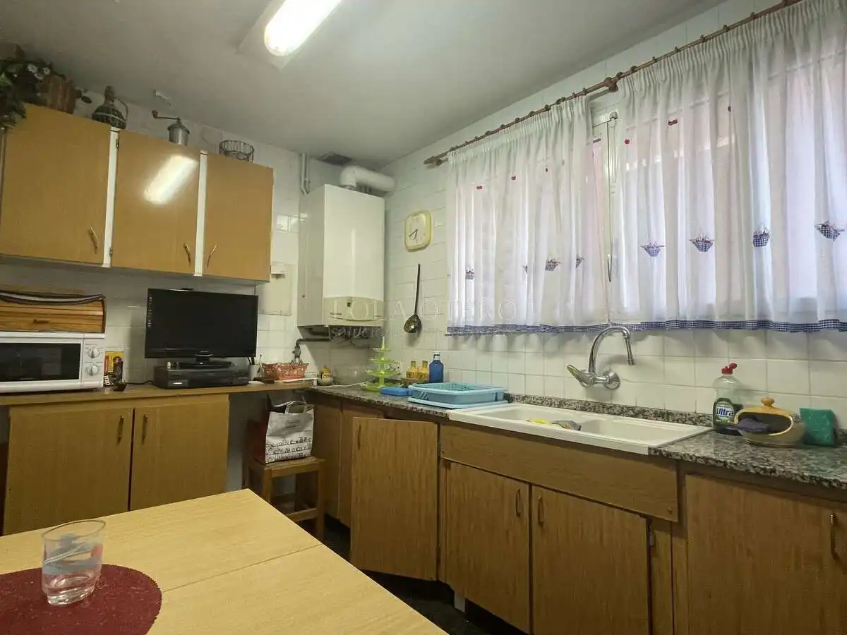 Kitchen of Flat for sale in Valencia  with Air Conditioner, Heating and Balcony