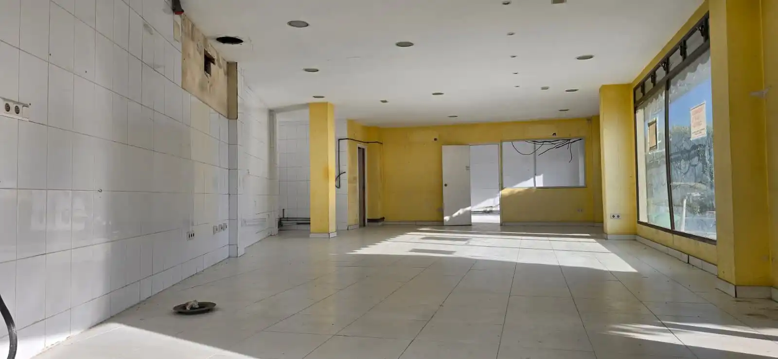 Business premises for sale in Pueblo - Urbanizaciones