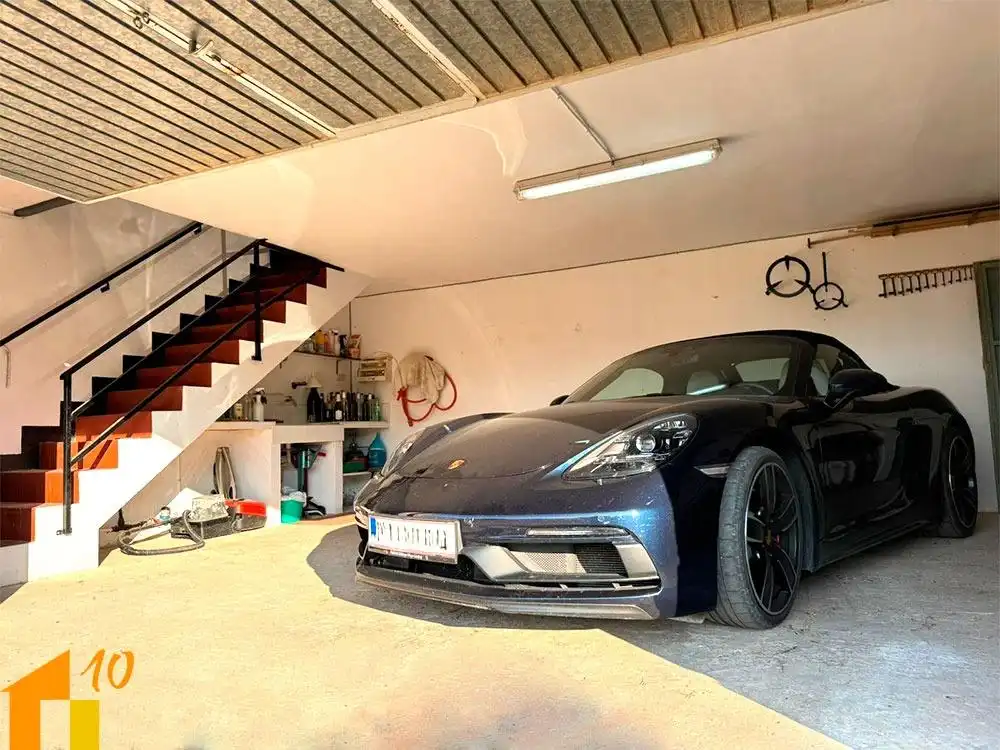 Parking of Houses for sale in Villaldemiro  with Heating, Storage room and Furnished