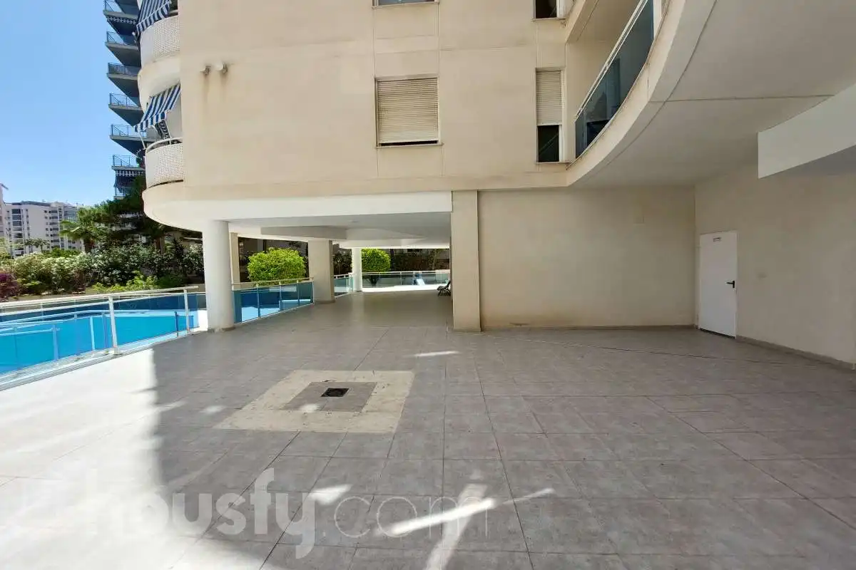 Piscina de Pis en venda en Villajoyosa / La Vila Joiosa amb Aire condicionat, Jardí privat i Terrassa