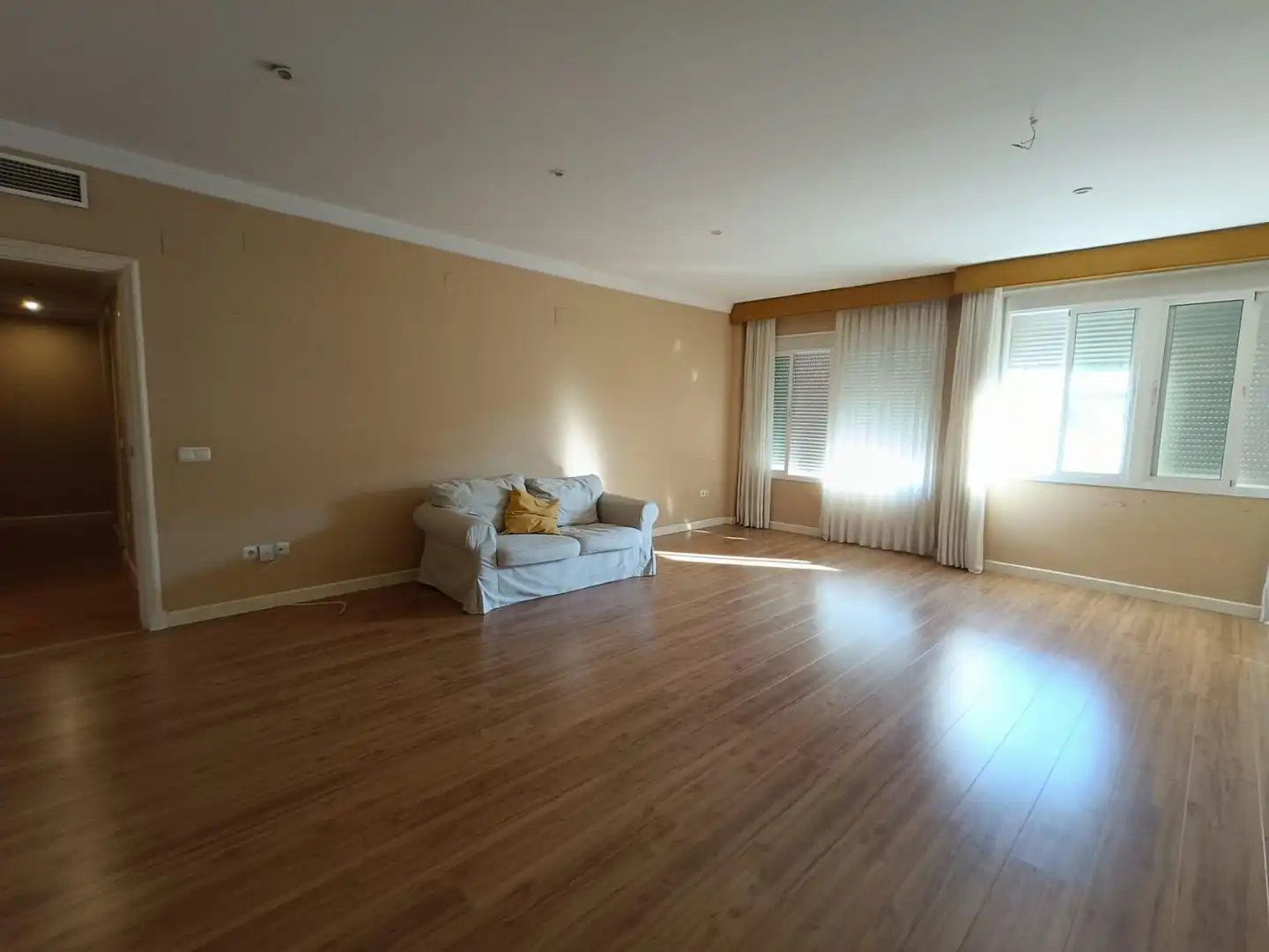 Living room of Flat for sale in Jerez de la Frontera  with Heating, Parquet flooring and Balcony