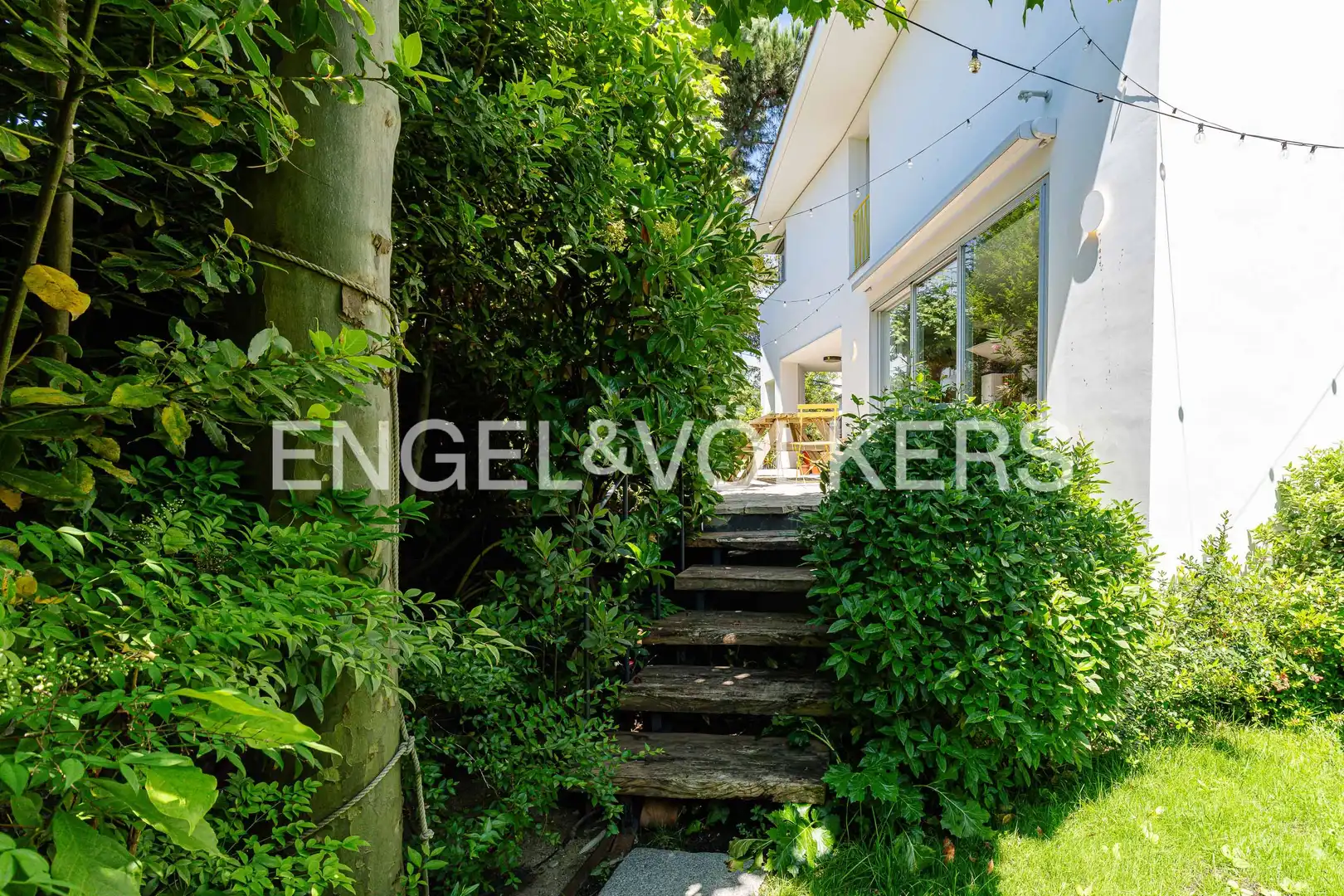 Vista exterior de Casa o chalet en venta en Madrid con Aire acondicionado, Calefacción y Jardín privado