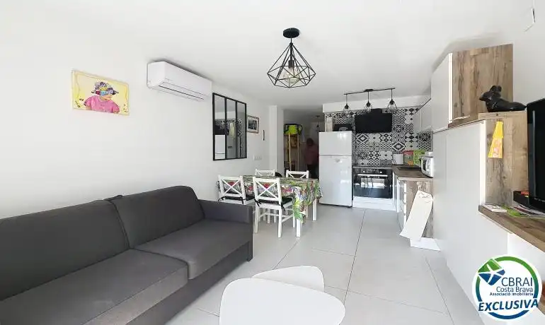 Living room of Flat for sale in Empuriabrava  with Air Conditioner, Heating and Terrace