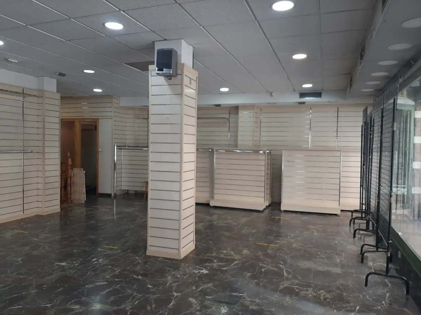 Local comercial de lloguer a Estación - Parque O'Donnell, imagen 8