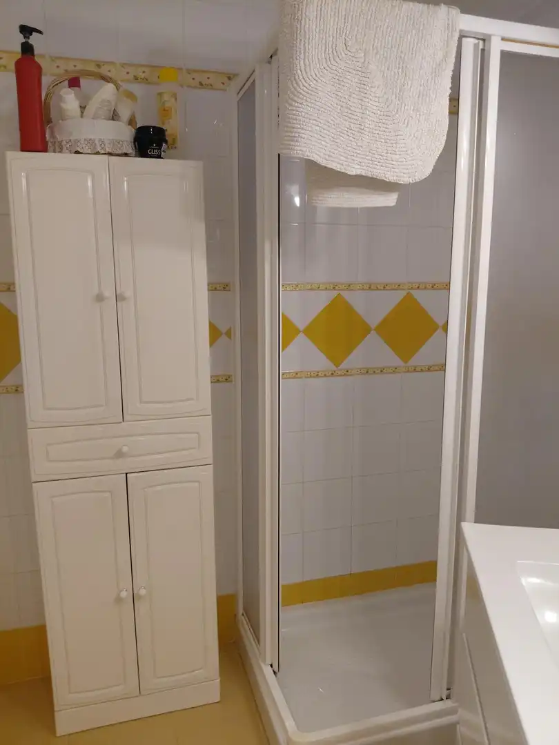 Bathroom of Flat for sale in Sevilla  with Air Conditioner, Heating and Storage room