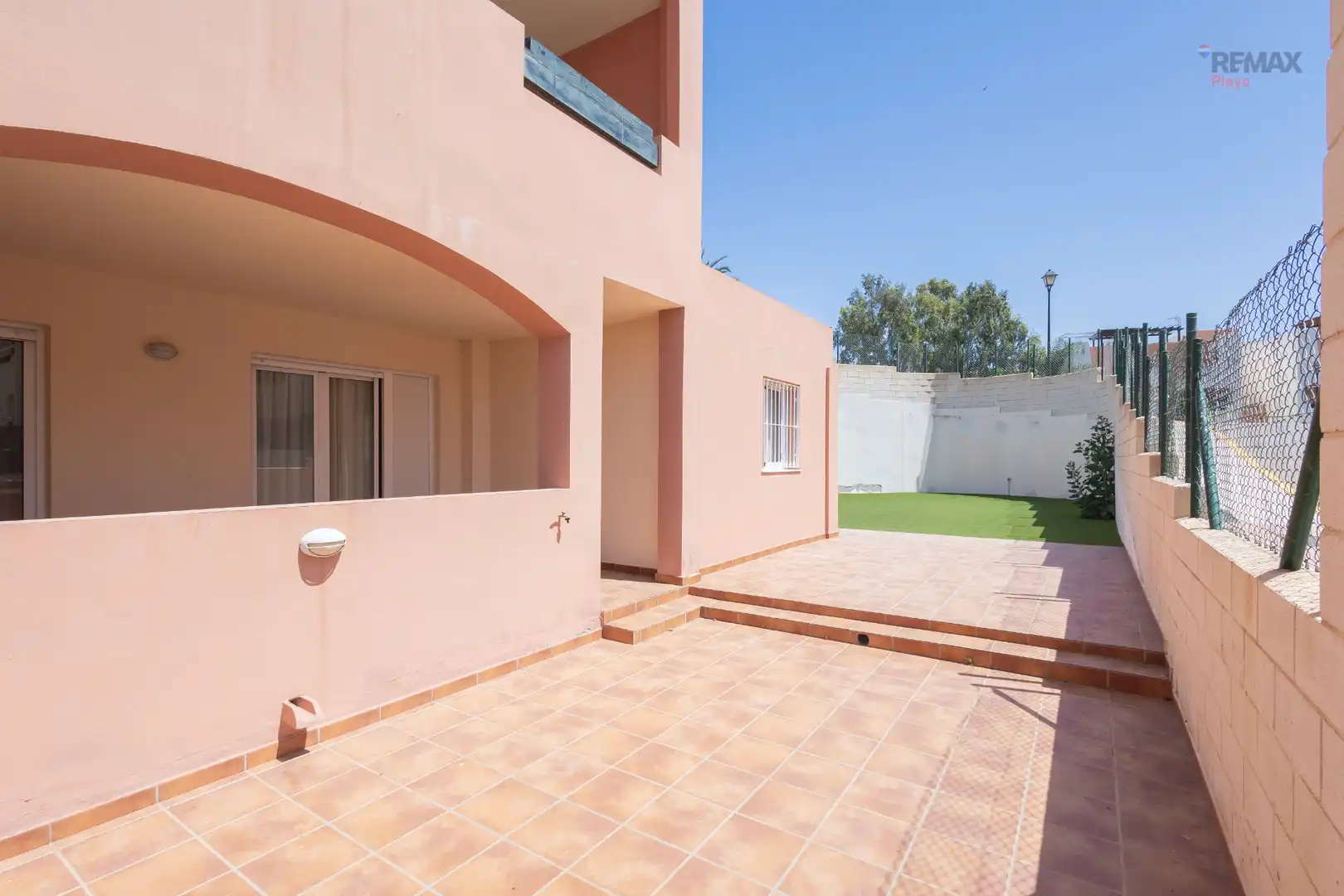 Vivienda con piscina en venta en Calle Islas Canarias