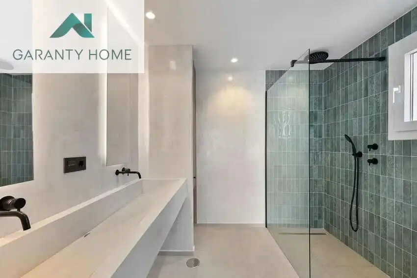 Baño de Ático en venta en Marbella con Aire acondicionado, Terraza y Piscina comunitaria
