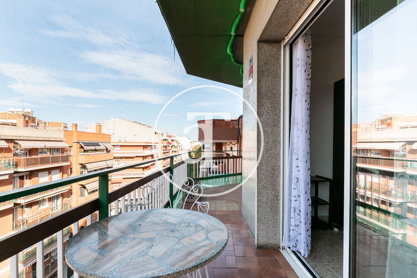 Pis de lloguer a Carrer de Carreras i Candi, Sants-Badal