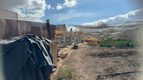 SOLAR DE CASI 300 M CUADRADOS JUNTO A CONSTRUCCIONES PAVILO!