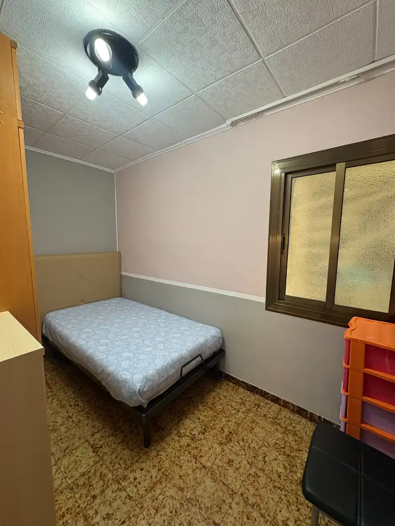 Schlafzimmer von Wohnung zum Verkauf in Badalona mit Balkon