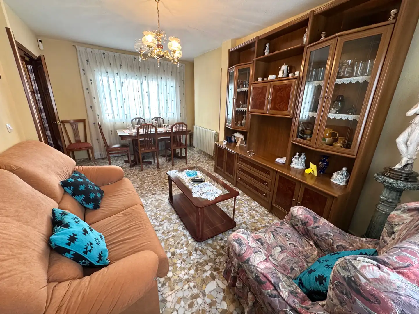 Sala d'estar de Casa adosada en venda en Arganda del Rey amb Aire condicionat, Calefacció i Moblat