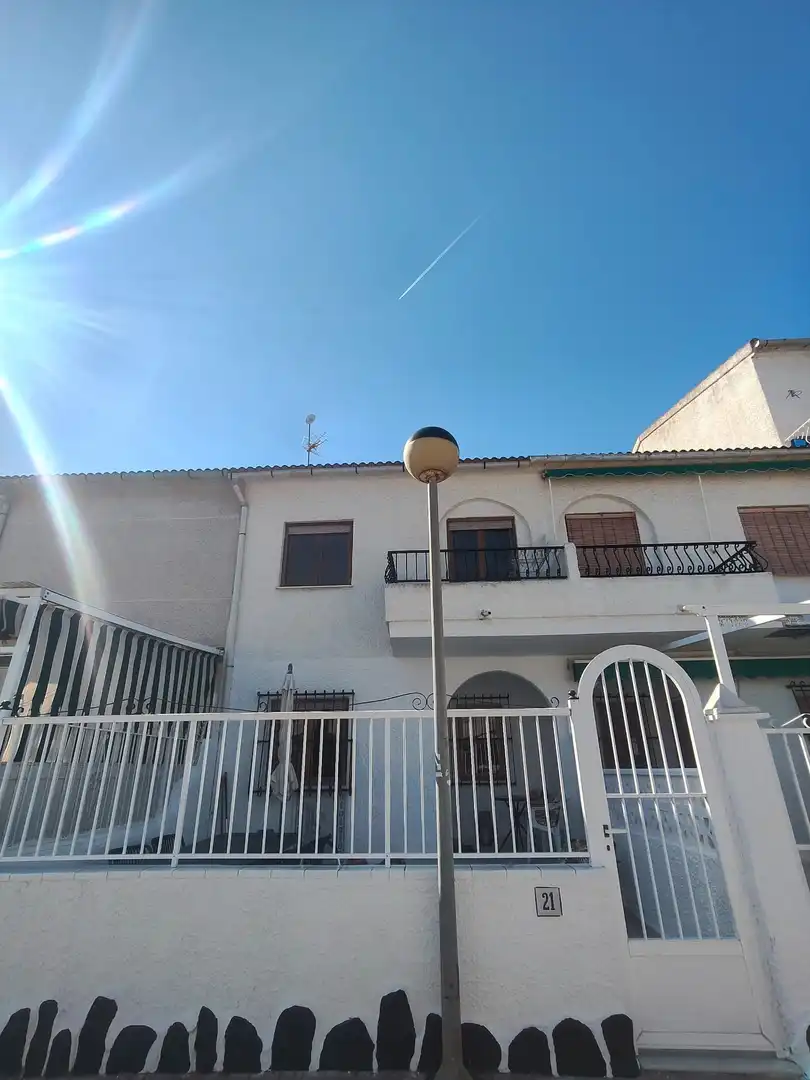 Vista exterior de Casa o chalet de alquiler en Santa Pola con Aire acondicionado, Calefacción y Amueblado
