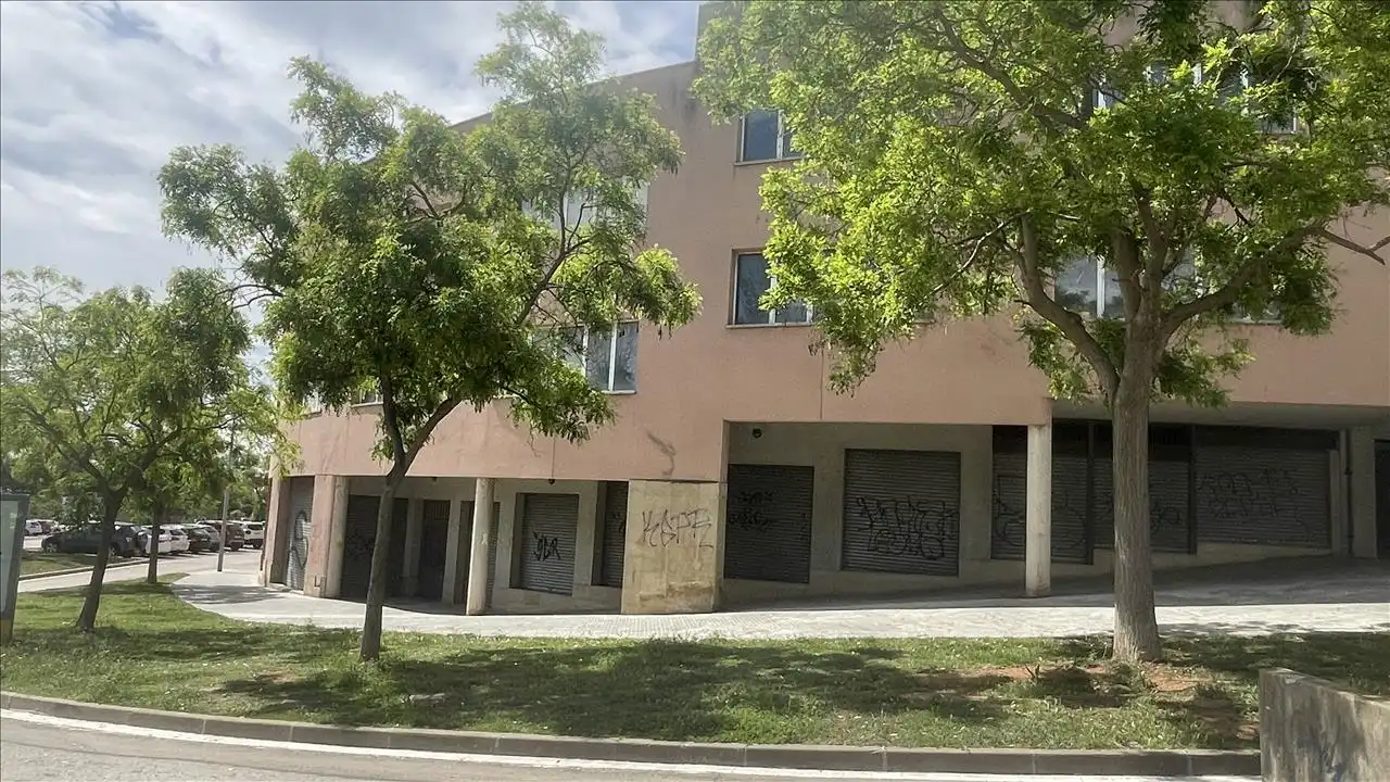Local comercial en venda a Avinguda Cornisa 11, imagen 2