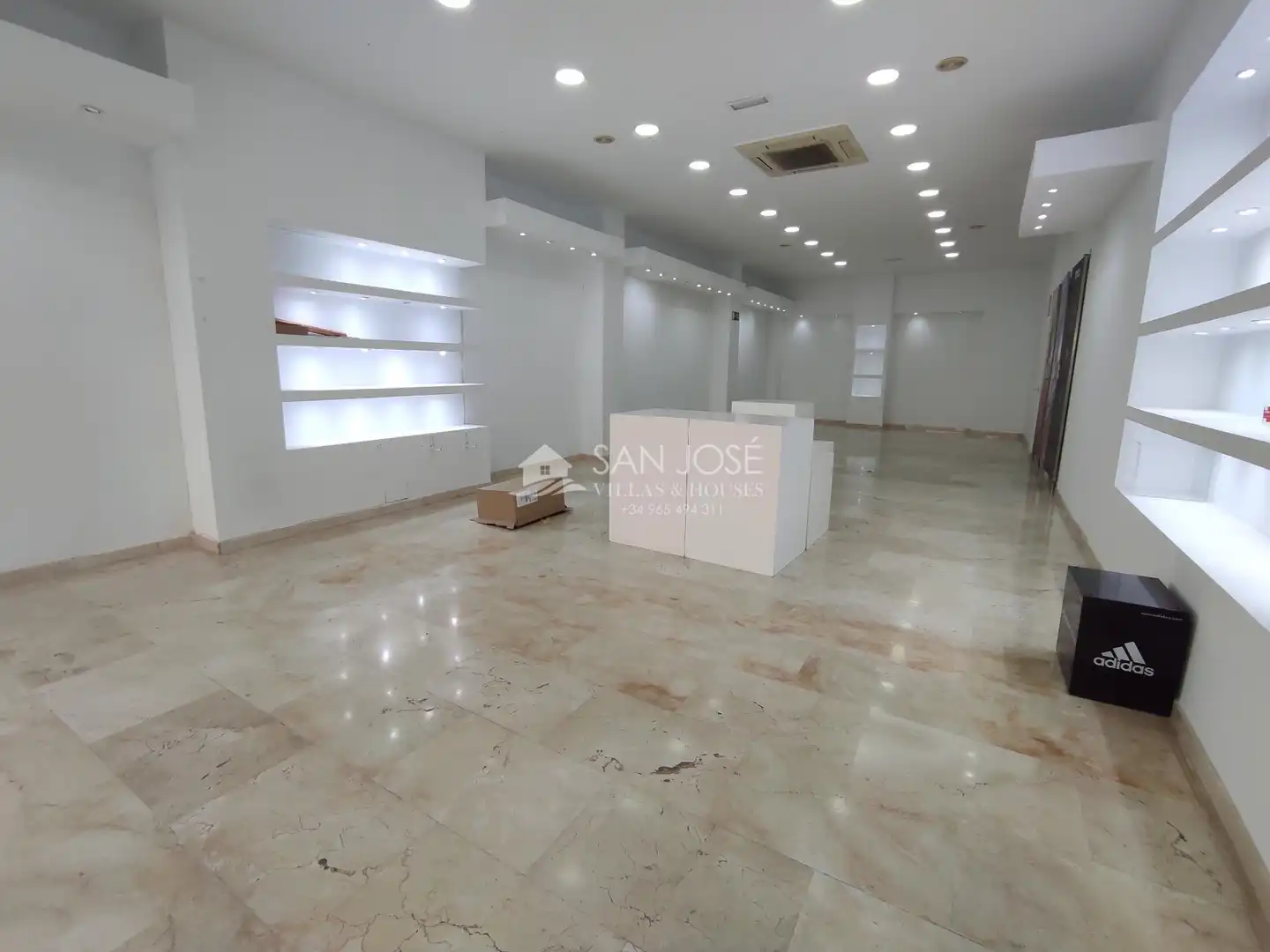 Local comercial en venda a Novelda