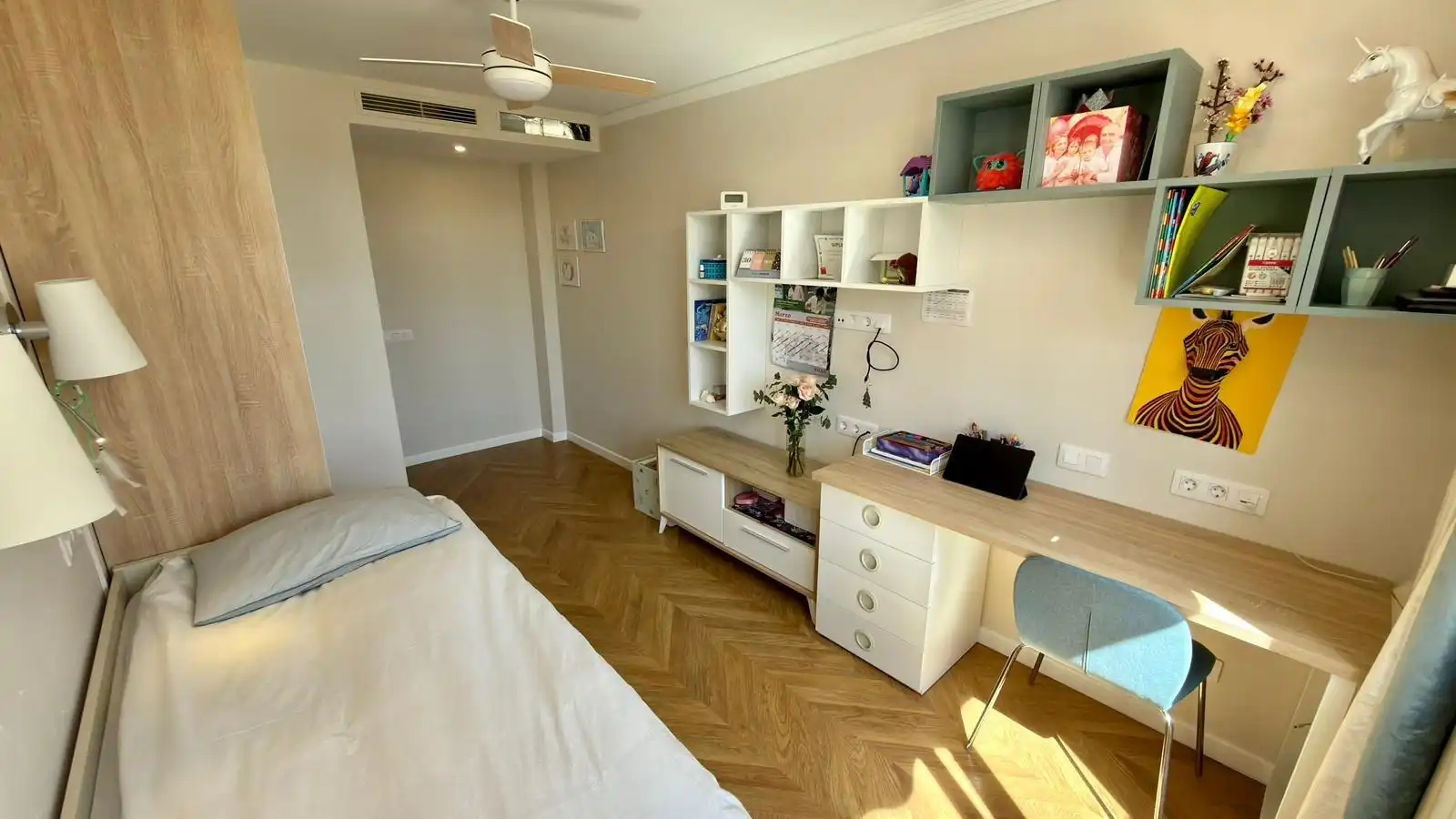 Habitación de Casa o chalet en venta en Alicante / Alacant con Aire acondicionado, Calefacción y Jardín privado