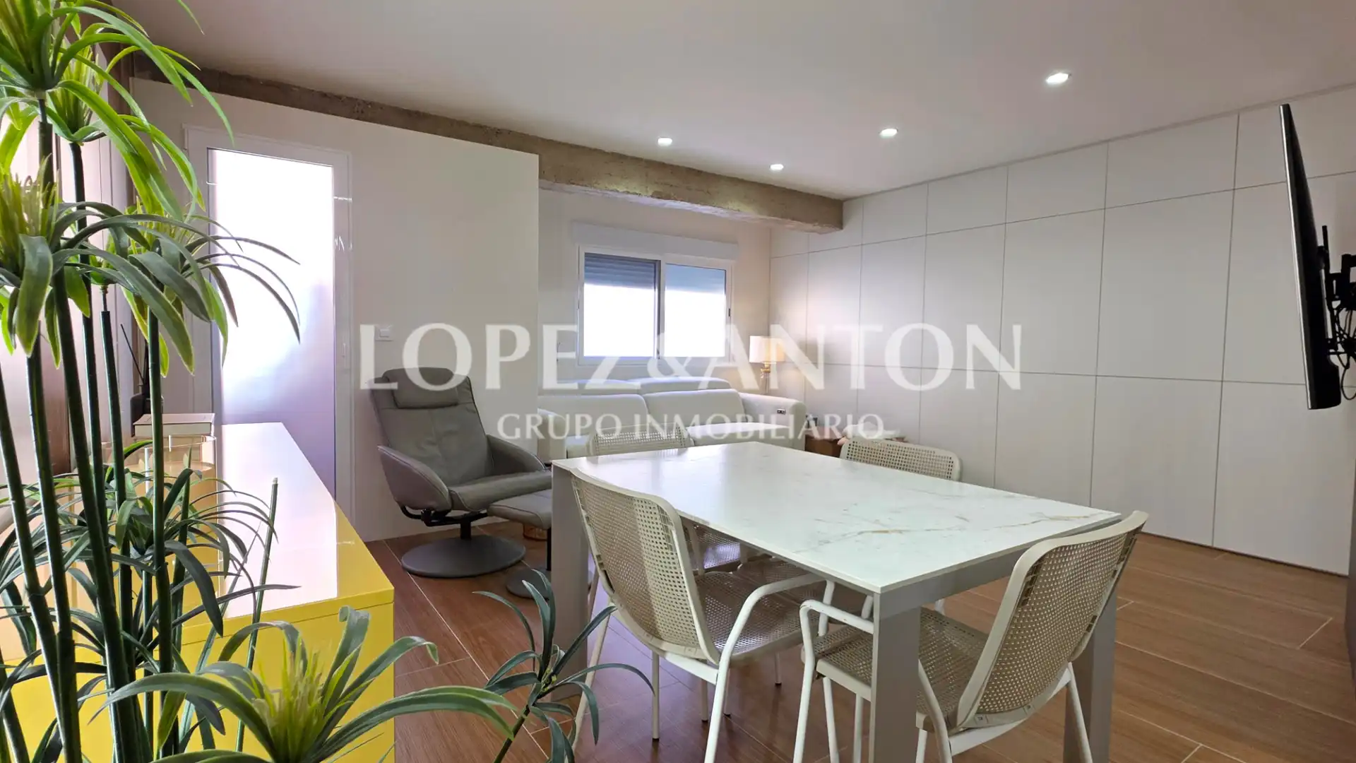 Flat for sale in L'Eliana  with Air Conditioner and Balcony