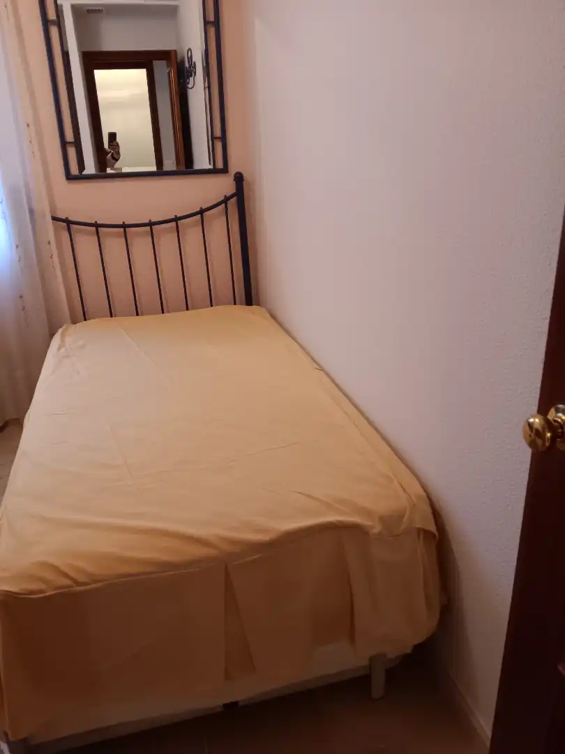 Wohnung zur Miete in Calle Begonia, Cavaleri