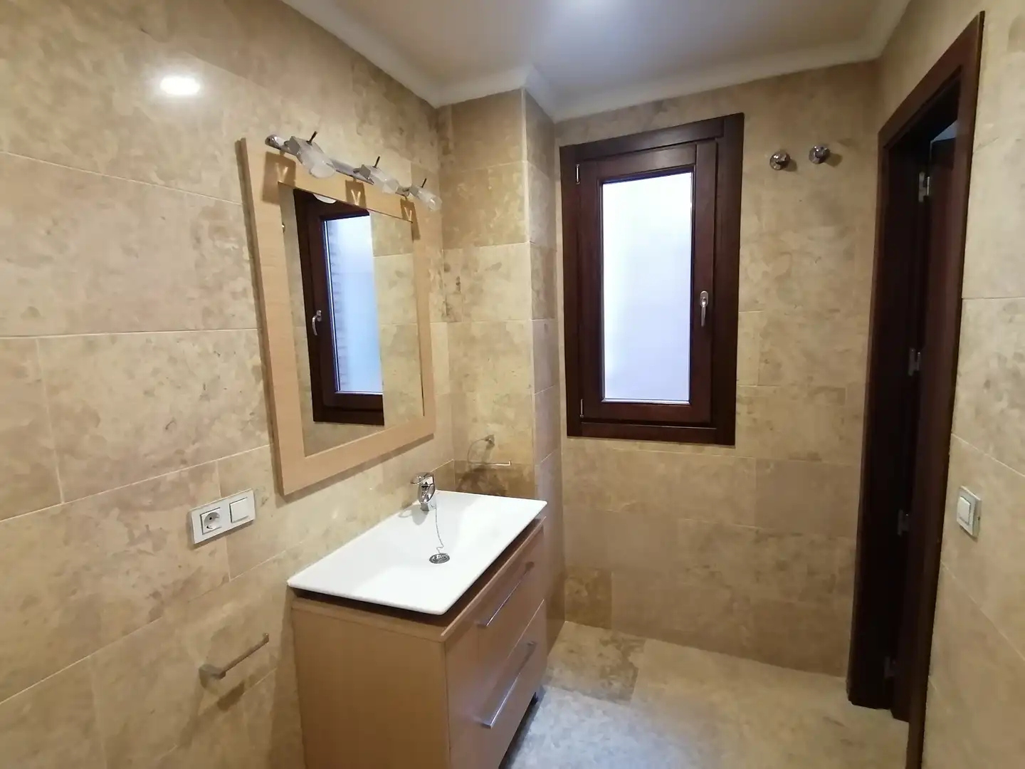 Baño de Piso de alquiler en Córdoba con Aire acondicionado y Calefacción