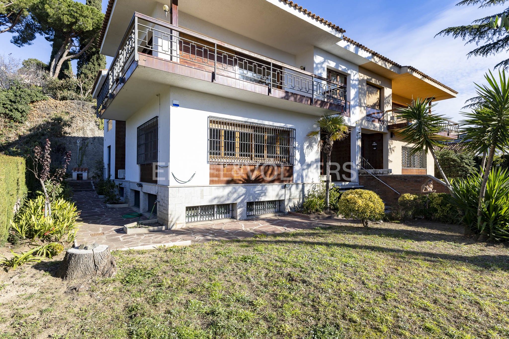 Vista exterior de Casa o xalet de lloguer en Mataró amb Aire condicionat, Calefacció i Jardí privat