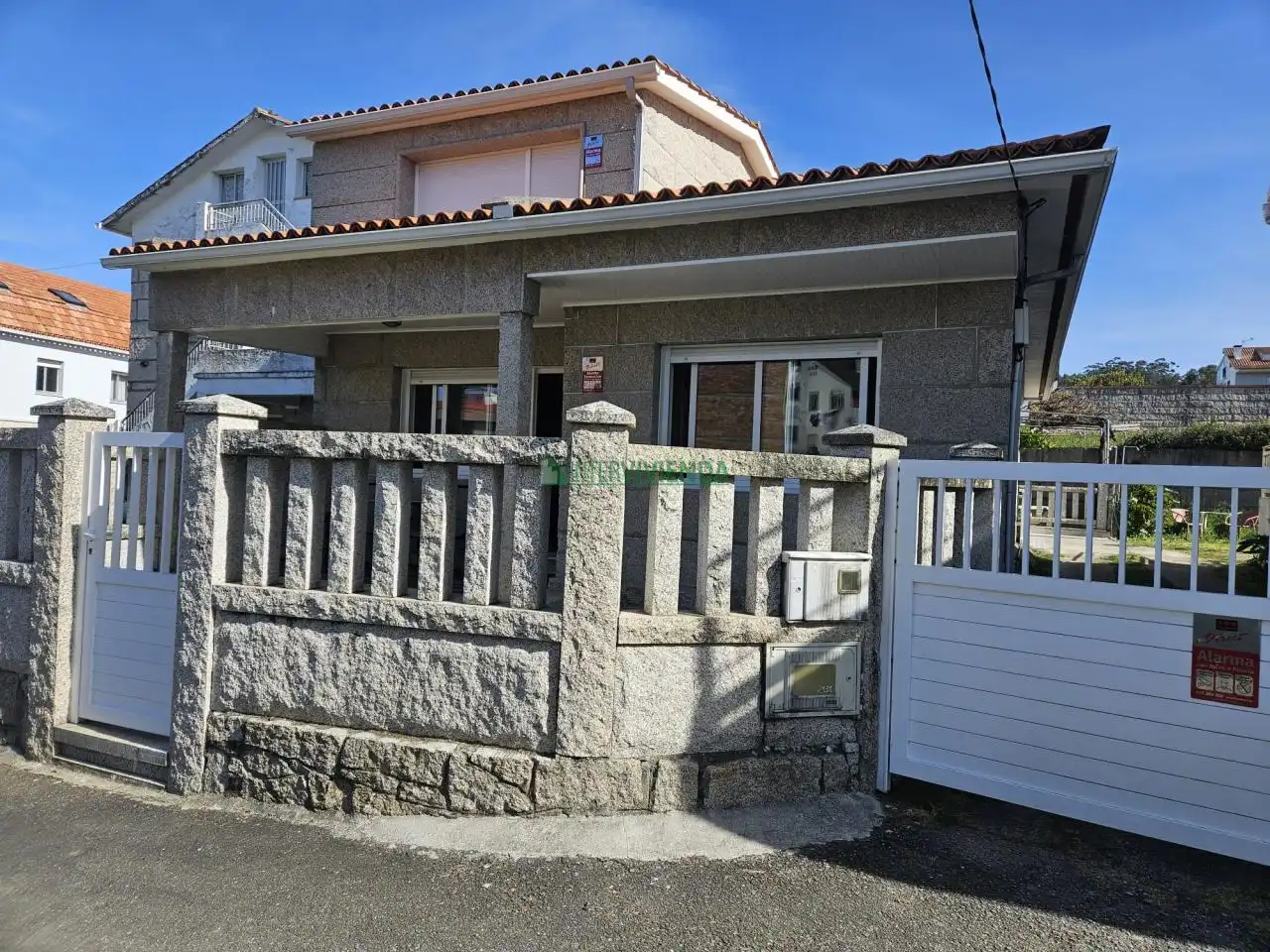 Vista exterior de Casa o chalet en venta en Sanxenxo con Calefacción y Jardín privado