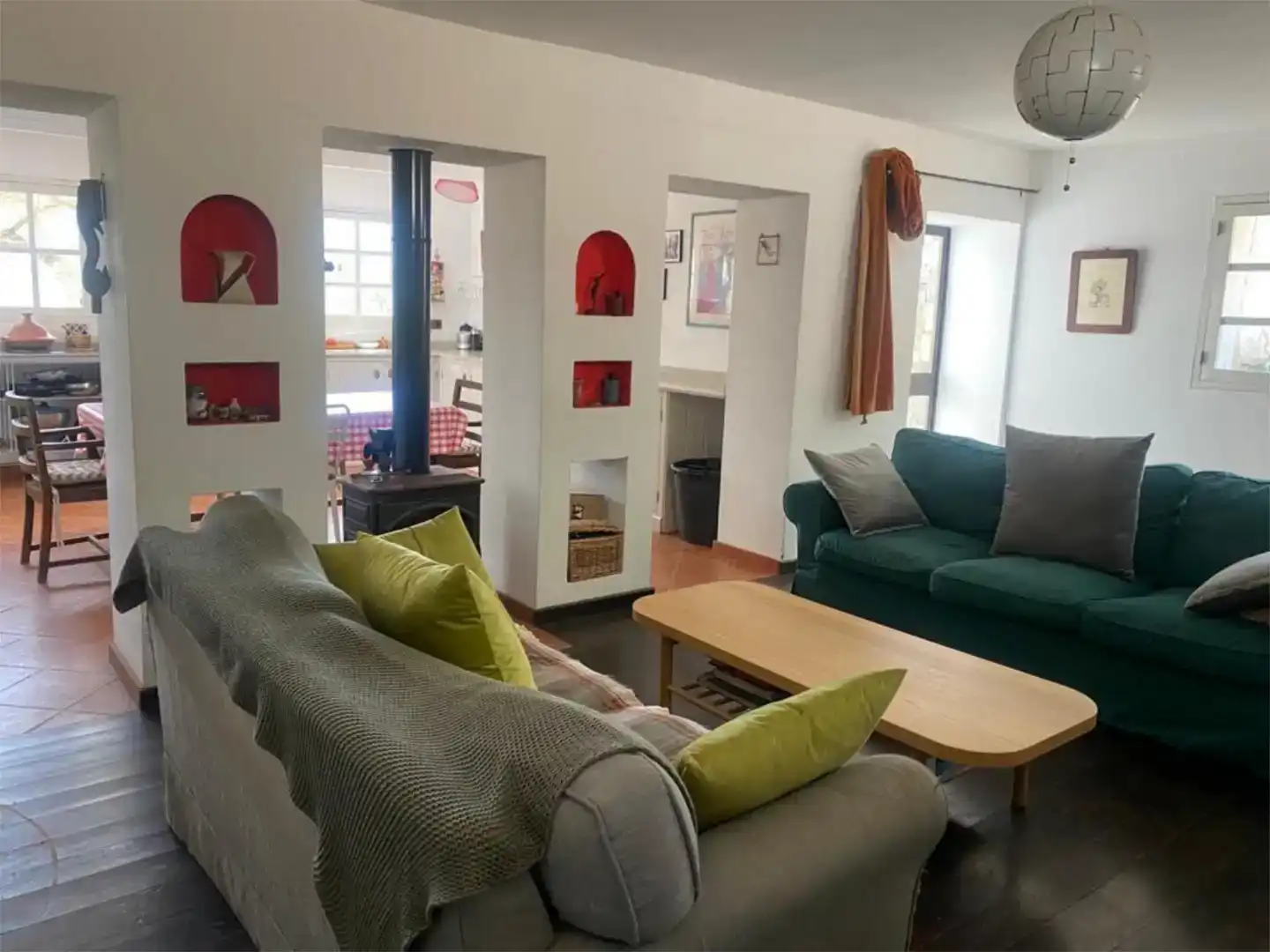 Sala d'estar de Finca rústica en venda en Cortes de la Frontera amb Jardí privat, Forn i Rentadora