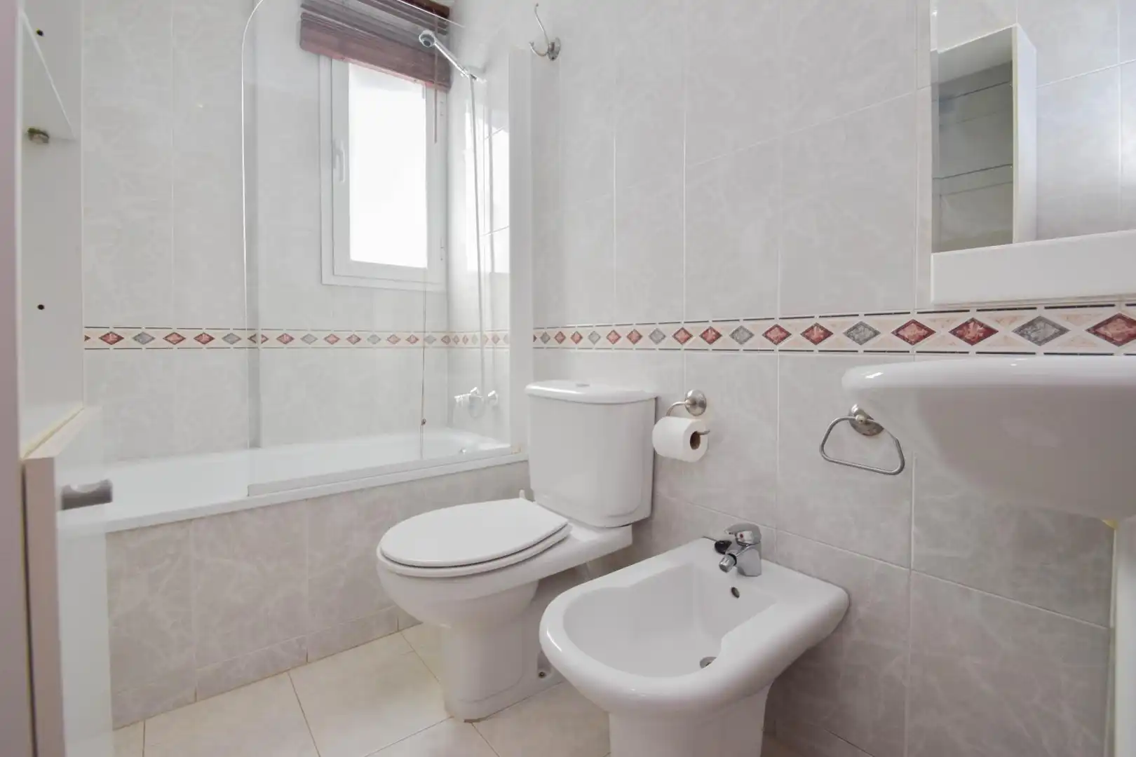Baño de Piso en venta en Granada con Aire acondicionado, Calefacción y Terraza
