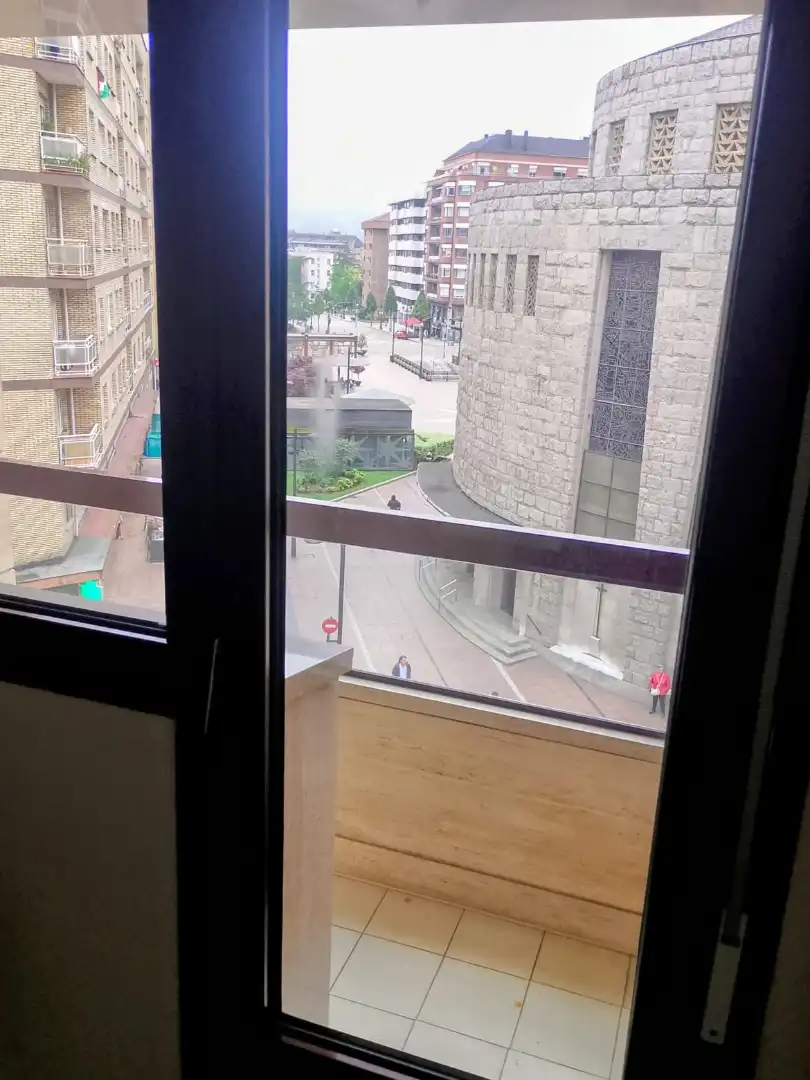 Terrassa de Pis de lloguer en Oviedo  amb Calefacció, Parquet i Terrassa