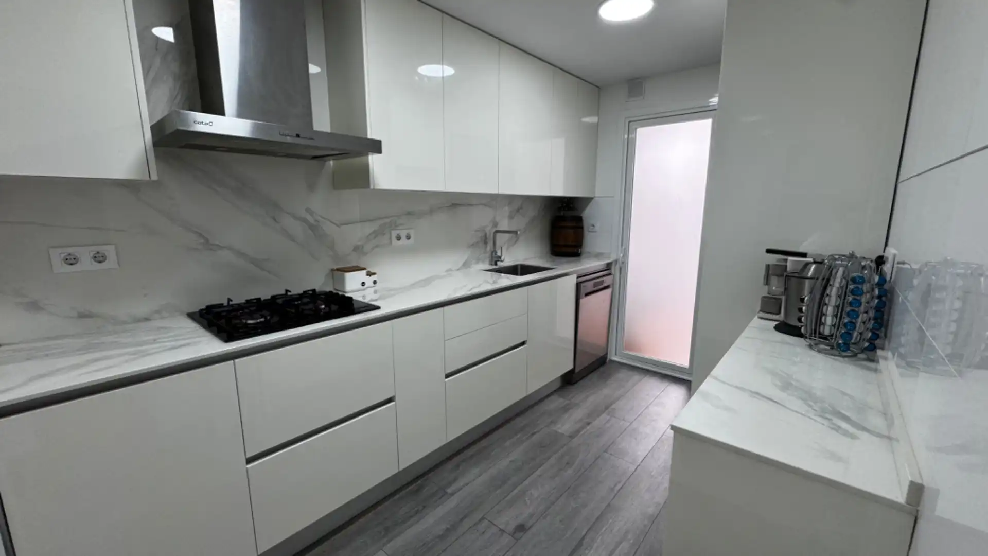 Cocina de Piso en venta en Torredembarra con Calefacción, Terraza y Horno