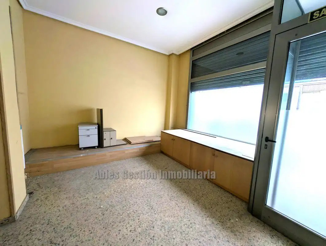 Local comercial en venta en Montes Del Sueve, imagen 3