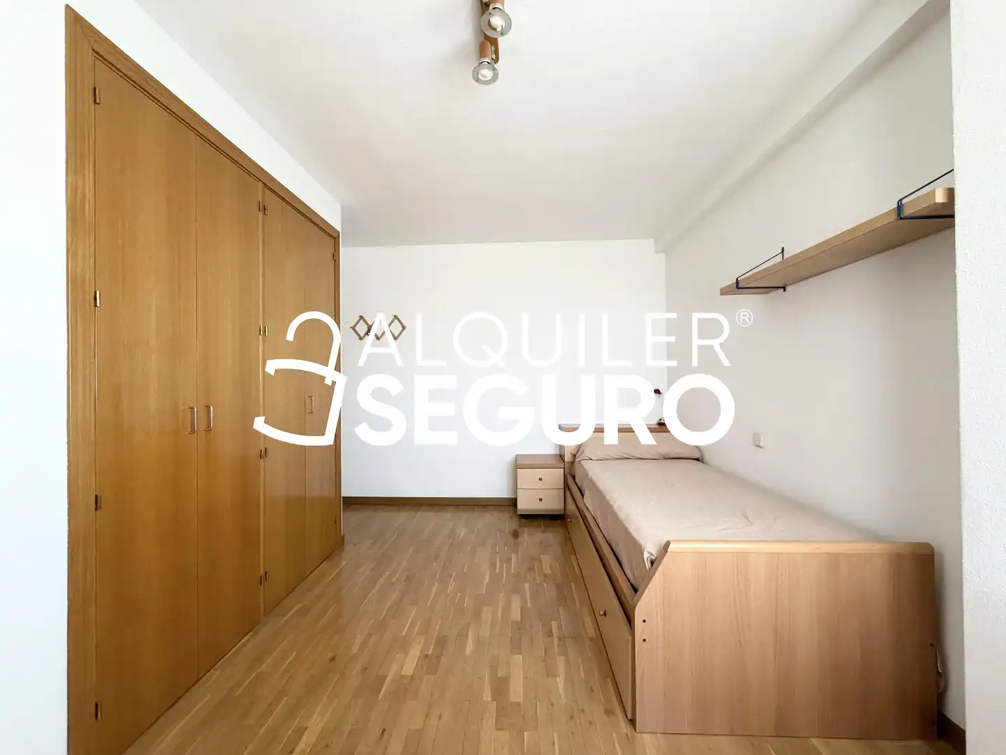 Dormitori de Àtic de lloguer en Pozuelo de Alarcón amb Calefacció, Terrassa i Piscina
