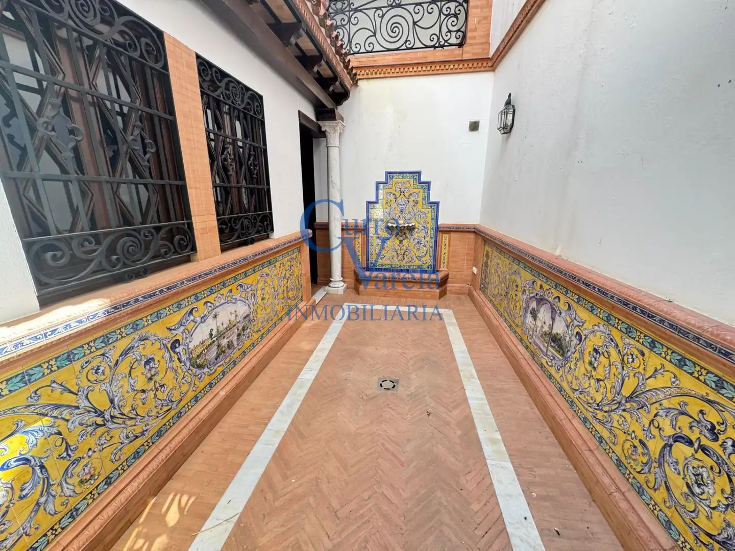 Houses for sale in Dos Hermanas  with Air Conditioner, Heating and Storage room