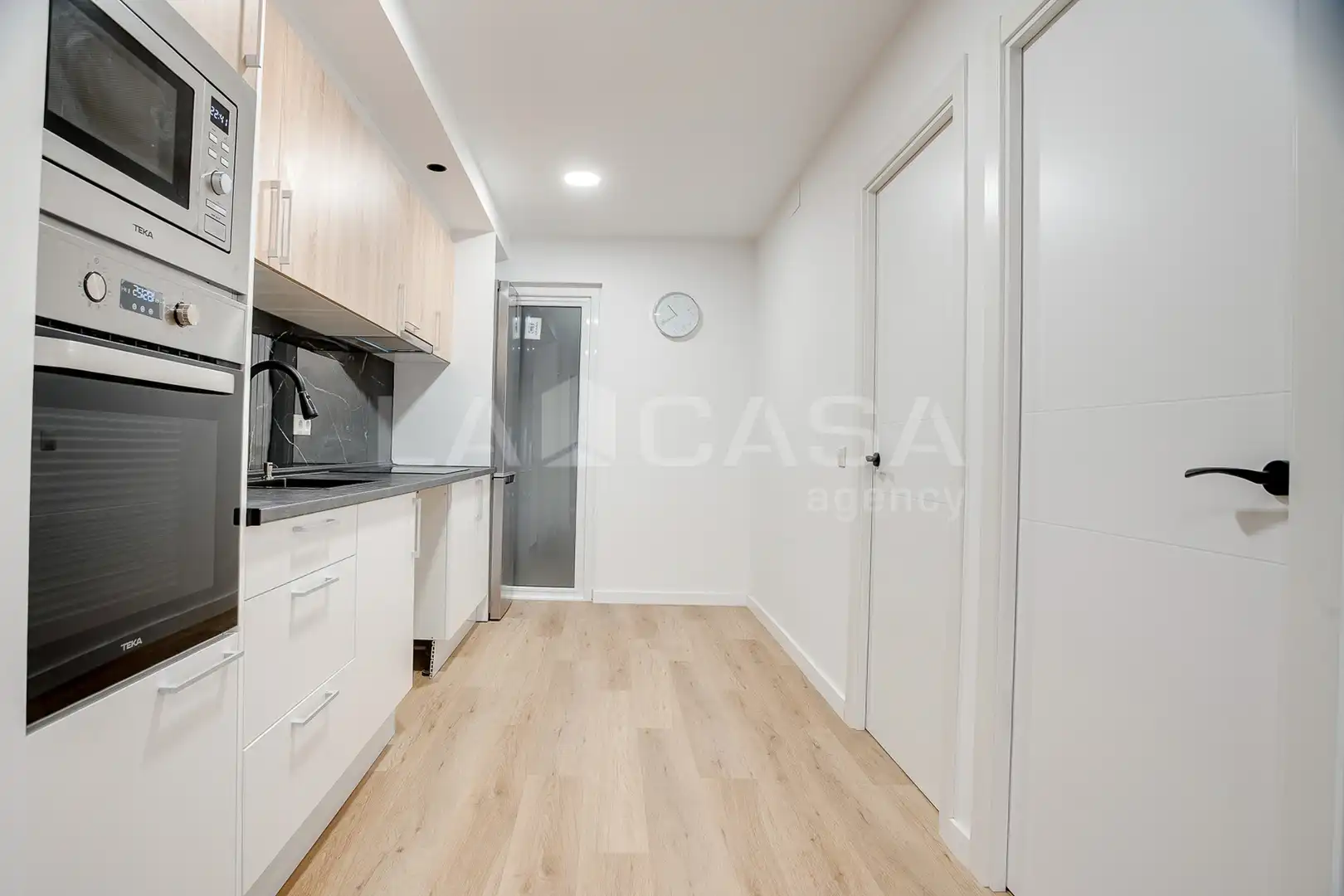 Küche von Büro zum Verkauf in L'Hospitalet de Llobregat