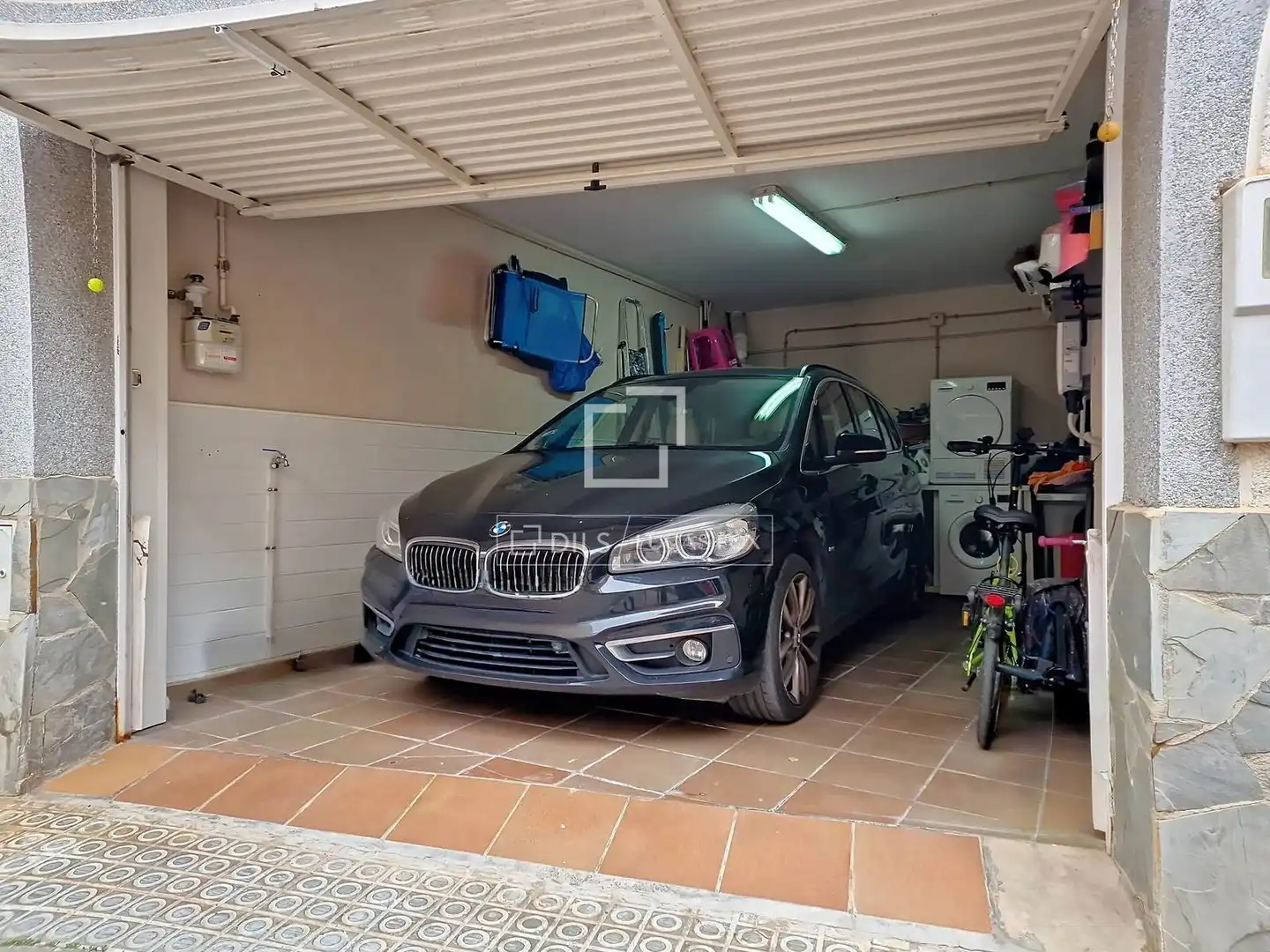 Parkplatz von Haus oder Chalet zum Verkauf in Vilanova i la Geltrú mit Klimaanlage, Heizung und Parkett