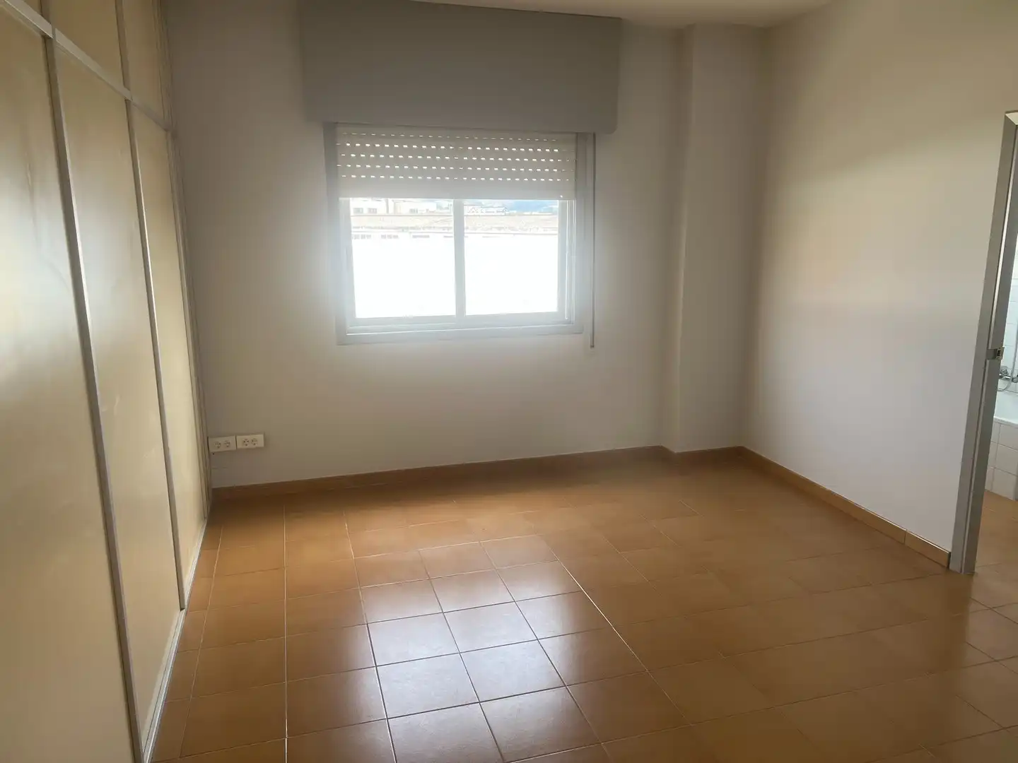 Schlafzimmer von Fabrikhallen zur Miete in A Coruña Capital 