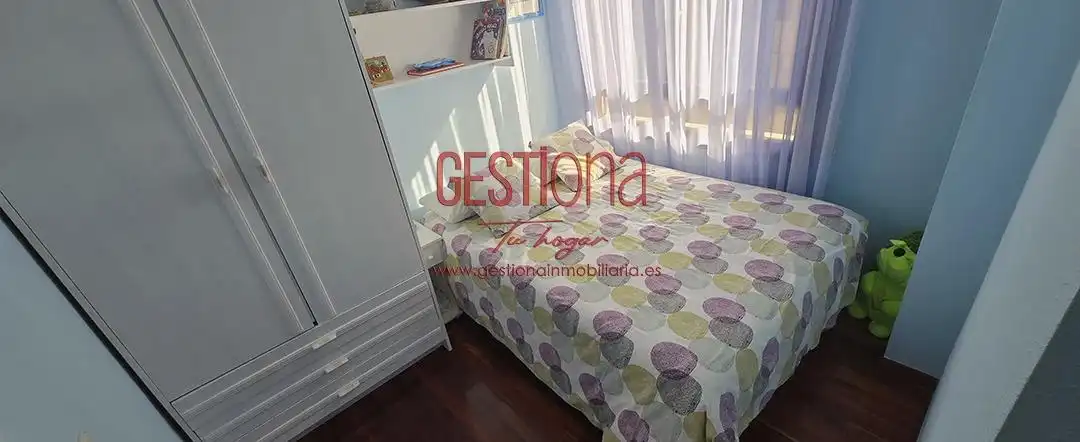Habitación de Apartamento en venta en Noja con Terraza y Balcón