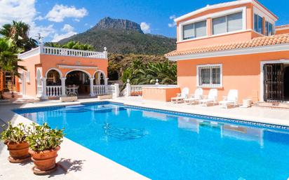 Vista exterior de Casa o xalet en venda en Calpe / Calp amb Aire condicionat, Calefacció i Terrassa