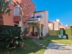 Exterior view of Single-family semi-detached for sale in Mont-roig del Camp  with Air Conditioner, Private garden and Swimming Pool