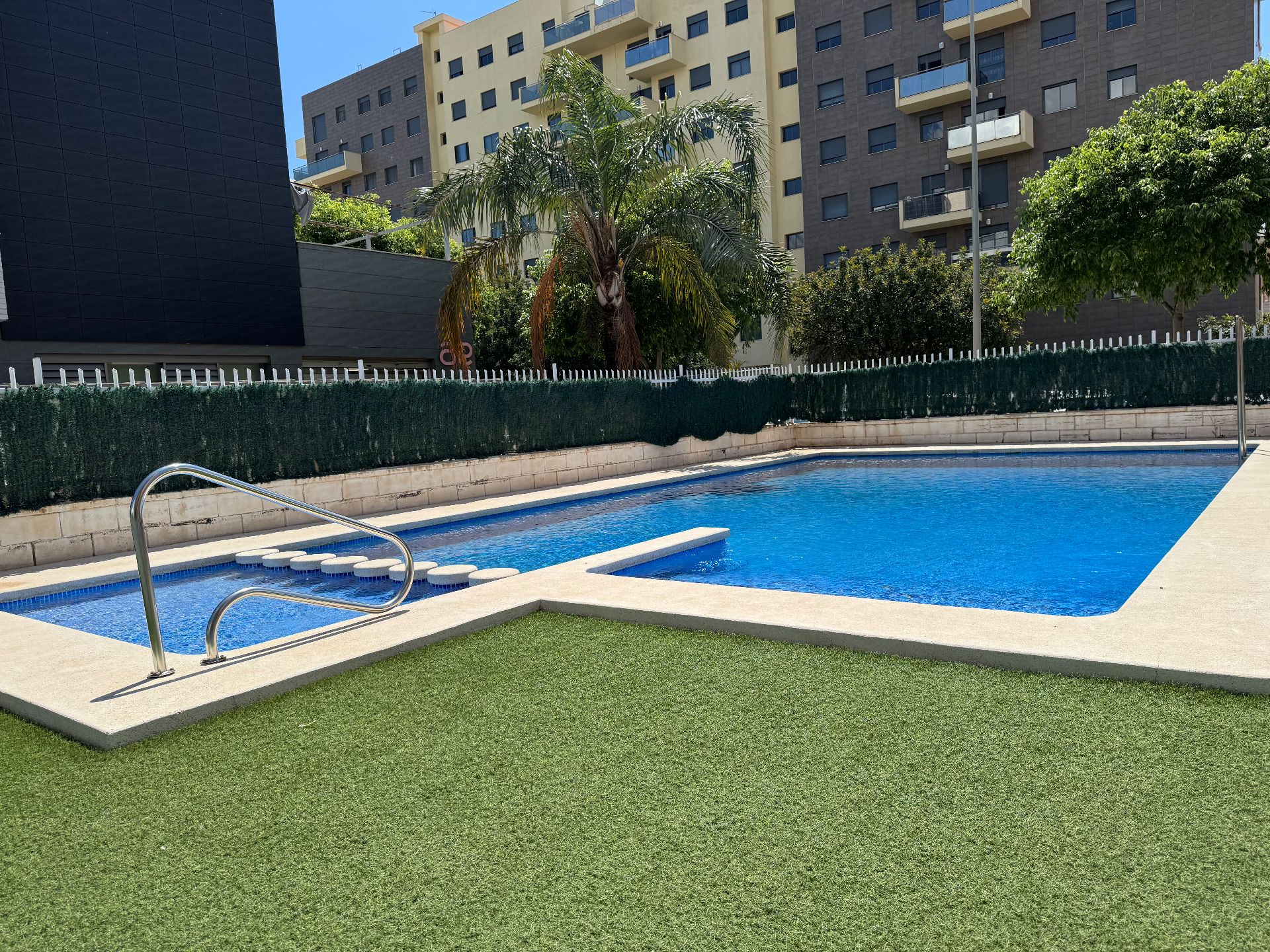 Piscina de Pis de lloguer en Castellón de la Plana / Castelló de la Plana amb Aire condicionat, Calefacció i Parquet