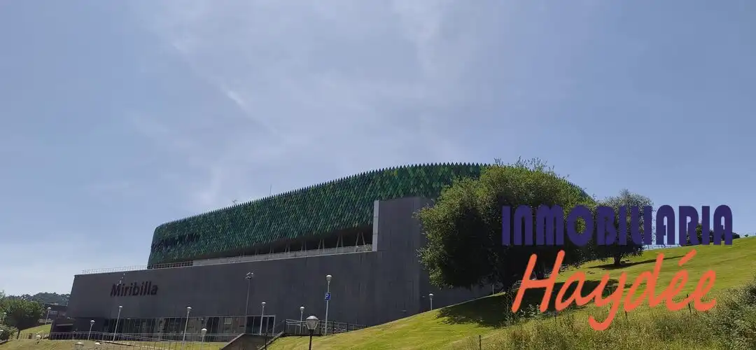 Vista exterior de Local en venta en Bilbao 