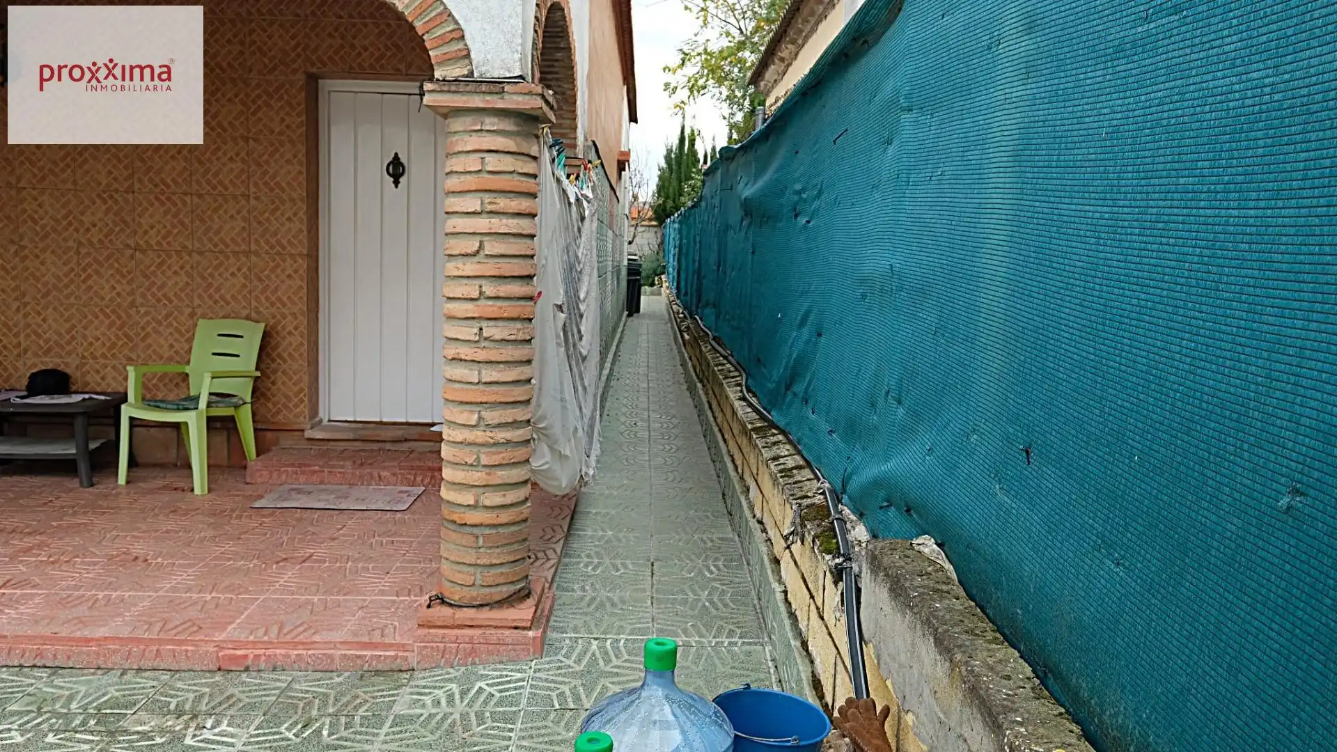 Vista exterior de Casa o xalet en venda en Dos Hermanas amb Aire condicionat, Calefacció i Jardí privat
