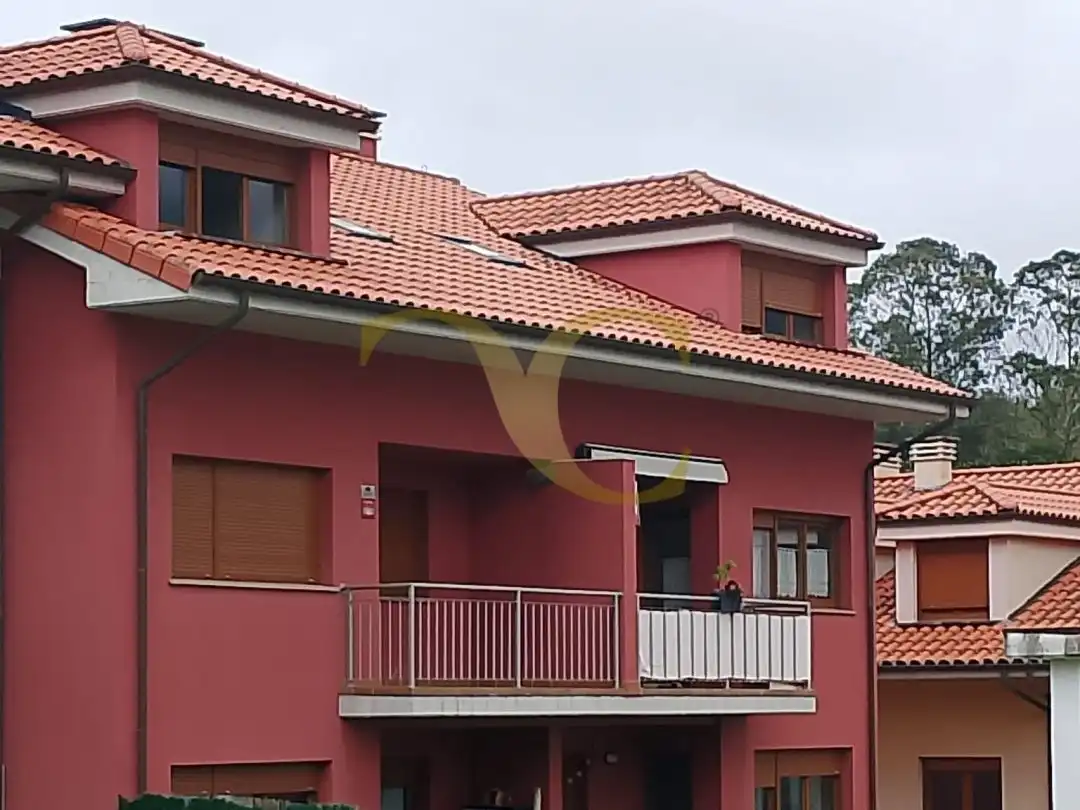 Vista exterior de Apartament en venda en Llanes amb Calefacció i Traster